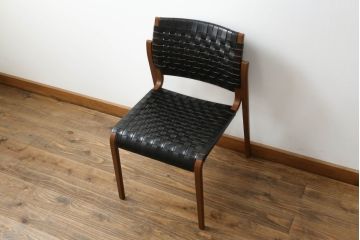中古　極美品　arflex(アルフレックス)　NT SLIM(エヌティー スリム)　本革(レザー)　スタイリッシュなデザインが魅力のアームレスチェア(ダイニングチェア、椅子、イス)(R-065452)