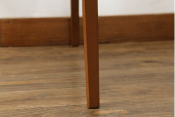 中古　極美品　arflex(アルフレックス)　NT SLIM(エヌティー スリム)　本革(レザー)　スタイリッシュなデザインが魅力のアームレスチェア(ダイニングチェア、椅子、イス)(R-065452)