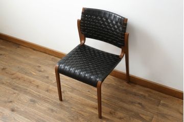 中古　極美品　arflex(アルフレックス)　NT SLIM(エヌティー スリム)　本革(レザー)　スタイリッシュなデザインが魅力のアームレスチェア(ダイニングチェア、椅子、イス)(R-065453)