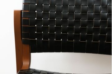 中古　極美品　arflex(アルフレックス)　NT SLIM(エヌティー スリム)　本革(レザー)　スタイリッシュなデザインが魅力のアームレスチェア(ダイニングチェア、椅子、イス)(R-065453)