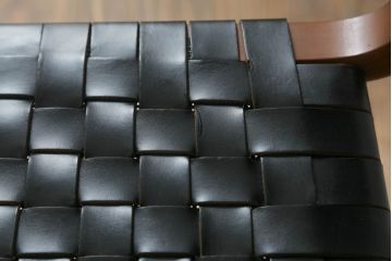 中古　極美品　arflex(アルフレックス)　NT SLIM(エヌティー スリム)　本革(レザー)　スタイリッシュなデザインが魅力のアームレスチェア(ダイニングチェア、椅子、イス)(R-065453)