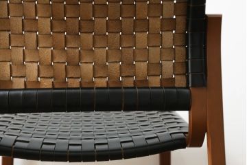 中古　極美品　arflex(アルフレックス)　NT SLIM(エヌティー スリム)　本革(レザー)　スタイリッシュなデザインが魅力のアームレスチェア(ダイニングチェア、椅子、イス)(R-065453)