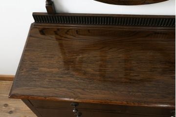 イギリスアンティーク　Lloyd's Antiques(ロイズ・アンティークス)取り扱い　オーク材　ラウンド型の鏡が印象的なキャスター付きドレッシングチェスト(鏡台、化粧台、ミラー、ドレッサー、引き出し、英国)(R-065455)