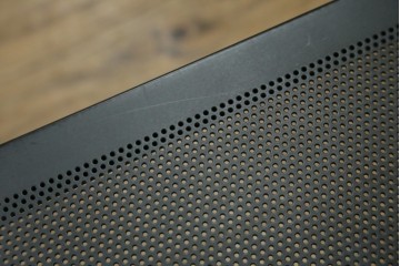 中古　美品　サポリティイタリア(Saporiti Italia)　オブジェのような美しい佇まいに目を奪われるチェア　(R-065459)
