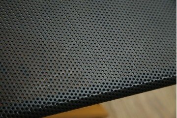 中古　美品　サポリティイタリア(Saporiti Italia)　オブジェのような美しい佇まいに目を奪われるチェア　(R-065459)