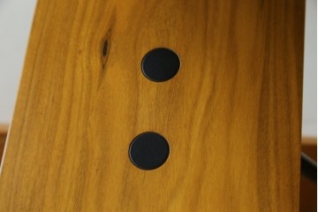 中古　美品　サポリティイタリア(Saporiti Italia)　オブジェのような美しい佇まいに目を奪われるチェア　(R-065459)