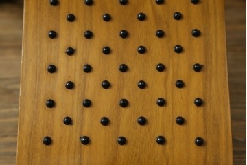 中古　美品　サポリティイタリア(Saporiti Italia)　オブジェのような美しい佇まいに目を奪われるチェア　(R-065459)