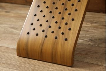 中古　美品　サポリティイタリア(Saporiti Italia)　オブジェのような美しい佇まいに目を奪われるチェア(椅子、イス)(R-065460)