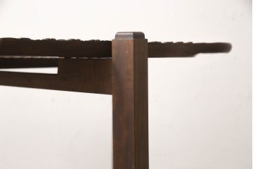 和製ビンテージ　軽井沢彫り　縁取りとして施された桜の彫刻がアクセントのトレー(お盆)付きサイドテーブル(ナイトテーブル、花台、飾り台、ヴィンテージ)(R-065461)