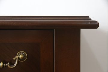 中古　美品　高級品!!　スペイン製　フランスベッド(France Bed)　Slumberland(スランバーランド)　上品な佇まいが魅力のランジェリーチェスト(縦型チェスト、サイドチェスト、引き出し)(定価推定約35万円)(R-065464)