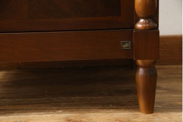 中古　美品　高級品!!　スペイン製　フランスベッド(France Bed)　Slumberland(スランバーランド)　上品な佇まいが魅力のランジェリーチェスト(縦型チェスト、サイドチェスト、引き出し)(定価推定約35万円)(R-065464)