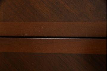 中古　美品　高級品!!　スペイン製　フランスベッド(France Bed)　Slumberland(スランバーランド)　上品な佇まいが魅力のランジェリーチェスト(縦型チェスト、サイドチェスト、引き出し)(定価推定約35万円)(R-065464)