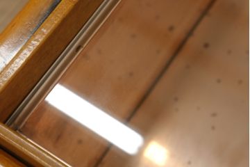 和製アンティーク　楓(カエデ)材　黒柿材　暖かみを感じる木の色合いが魅力!!大振りな長火鉢(囲炉裏、木製火鉢)(R-065465)