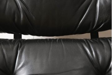 アメリカビンテージ　Hermanmiller(ハーマンミラー社)　希少!!　ブラジリアンローズウッド材　クラシック　身体を包み込むようなフォルムが魅力のイームズラウンジチェア&オットマン(本革、レザーチェア、椅子、イス、1人掛けソファ、1Pソファ、アームチェア、フットスツール、ヴィンテージ)(R-065467)