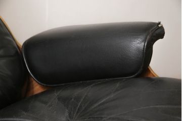 アメリカビンテージ　Hermanmiller(ハーマンミラー社)　希少!!　ブラジリアンローズウッド材　クラシック　身体を包み込むようなフォルムが魅力のイームズラウンジチェア&オットマン(本革、レザーチェア、椅子、イス、1人掛けソファ、1Pソファ、アームチェア、フットスツール、ヴィンテージ)(R-065467)