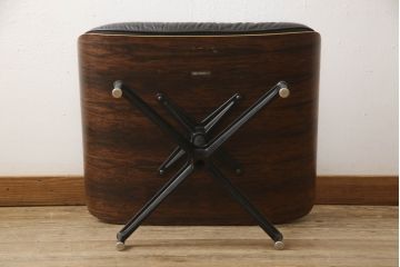 アメリカビンテージ　Hermanmiller(ハーマンミラー社)　希少!!　ブラジリアンローズウッド材　クラシック　身体を包み込むようなフォルムが魅力のイームズラウンジチェア&オットマン(本革、レザーチェア、椅子、イス、1人掛けソファ、1Pソファ、アームチェア、フットスツール、ヴィンテージ)(R-065467)