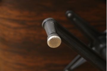 アメリカビンテージ　Hermanmiller(ハーマンミラー社)　希少!!　ブラジリアンローズウッド材　クラシック　身体を包み込むようなフォルムが魅力のイームズラウンジチェア&オットマン(本革、レザーチェア、椅子、イス、1人掛けソファ、1Pソファ、アームチェア、フットスツール、ヴィンテージ)(R-065467)