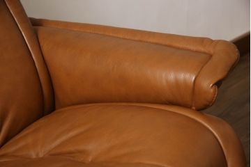 中古　EKORNES(エコーネス)　ロイヤルシリーズ　本革(レザー)　極上のくつろぎの時間を演出するストレスレスチェア+オットマンのセット(クラシックベース、アームチェア、リクライニングチェア、椅子、イス、1人掛けソファ、1Pソファ、フットスツール、北欧)(定価約46万円)(R-065468)
