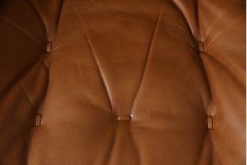 中古　EKORNES(エコーネス)　ロイヤルシリーズ　本革(レザー)　極上のくつろぎの時間を演出するストレスレスチェア+オットマンのセット(クラシックベース、アームチェア、リクライニングチェア、椅子、イス、1人掛けソファ、1Pソファ、フットスツール、北欧)(定価約46万円)(R-065468)