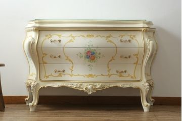中古　美品　イタリア高級家具　SILIK(シリック)　ロココ調　Art.726　丸みを帯びたデザインが可愛らしい3段チェスト(コモード、サイドチェスト、ドロワー、引き出し)(定価約90万円)(R-065469)