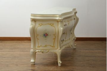 中古　美品　イタリア高級家具　SILIK(シリック)　ロココ調　Art.726　丸みを帯びたデザインが可愛らしい3段チェスト(コモード、サイドチェスト、ドロワー、引き出し)(定価約90万円)(R-065469)
