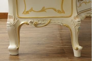 中古　美品　イタリア高級家具　SILIK(シリック)　ロココ調　Art.726　丸みを帯びたデザインが可愛らしい3段チェスト(コモード、サイドチェスト、ドロワー、引き出し)(定価約90万円)(R-065469)