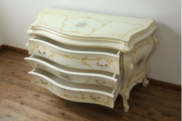 中古　美品　イタリア高級家具　SILIK(シリック)　ロココ調　Art.726　丸みを帯びたデザインが可愛らしい3段チェスト(コモード、サイドチェスト、ドロワー、引き出し)(定価約90万円)(R-065469)