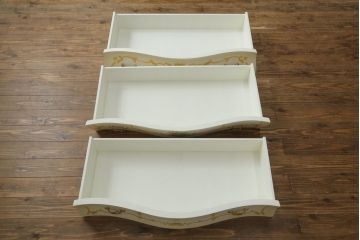 中古　美品　イタリア高級家具　SILIK(シリック)　ロココ調　Art.726　丸みを帯びたデザインが可愛らしい3段チェスト(コモード、サイドチェスト、ドロワー、引き出し)(定価約90万円)(R-065469)