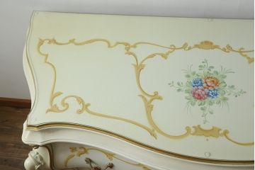 中古　美品　イタリア高級家具　SILIK(シリック)　ロココ調　Art.726　丸みを帯びたデザインが可愛らしい3段チェスト(コモード、サイドチェスト、ドロワー、引き出し)(定価約90万円)(R-065469)