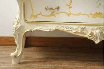 中古　美品　イタリア高級家具　SILIK(シリック)　ロココ調　Art.726　丸みを帯びたデザインが可愛らしい3段チェスト(コモード、サイドチェスト、ドロワー、引き出し)(定価約90万円)(R-065469)