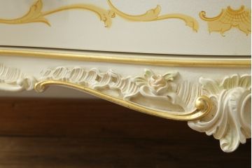 中古　美品　イタリア高級家具　SILIK(シリック)　ロココ調　Art.726　丸みを帯びたデザインが可愛らしい3段チェスト(コモード、サイドチェスト、ドロワー、引き出し)(定価約90万円)(R-065469)