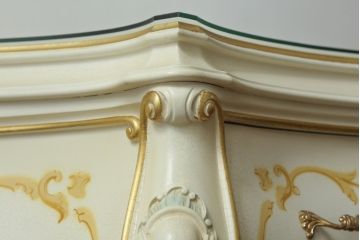 中古　美品　イタリア高級家具　SILIK(シリック)　ロココ調　Art.726　丸みを帯びたデザインが可愛らしい3段チェスト(コモード、サイドチェスト、ドロワー、引き出し)(定価約90万円)(R-065469)