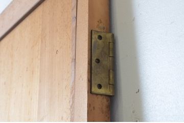 アンティーク建具　美しい柾目が魅力的な舞良戸1枚(まいらど、扉、ドア、板戸)(R-065476)