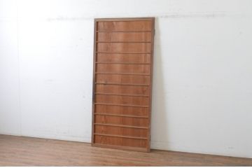 アンティーク建具　趣ある木の風合いア魅力的な舞良戸1枚(まいらど、扉、ドア、板戸)(R-065477)