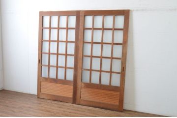 アンティーク建具　レトロなお部屋作りにおすすめなガラス戸2枚セット(きつね格子、狐格子、引き戸、格子戸、マス目、升目)(R-065478)
