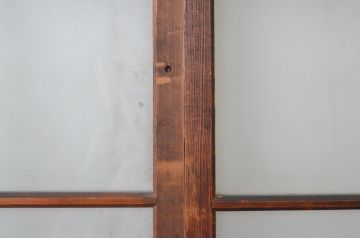 アンティーク建具　経年を感じさせる古い木味が魅力のガラス戸2枚セット(引き戸、格子戸、マス目)(R-065480)