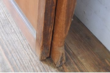 アンティーク建具　経年を感じさせる古い木味が魅力のガラス戸2枚セット(引き戸、格子戸、マス目)(R-065480)