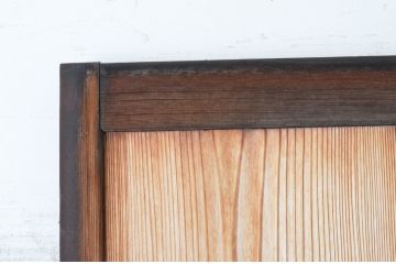 アンティーク建具　背が高い!!　味わい深い格子板戸1枚(きつね格子、狐格子、格子戸、板戸、引き戸、マス目)(R-065482)