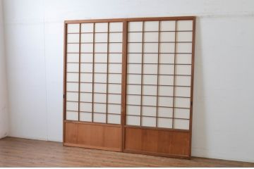 アンティーク建具　　腰板柾目に横桟の入った障子戸2枚セット(引き戸)(R-065484)