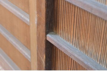 アンティーク建具　　腰板柾目に横桟の入った障子戸2枚セット(引き戸)(R-065484)