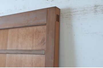 アンティーク建具　昭和初期　上手物!!　美しい柾目　銅のつまみ付き　舞良戸扉1枚(まいらど、板戸、ドア)(R-065485)