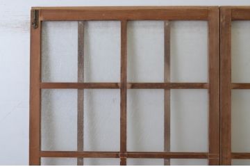 アンティーク建具　経年による風合いが味わい深いガラス戸2枚セット(玄関戸、引き戸、格子戸、マス目)(R-065486)