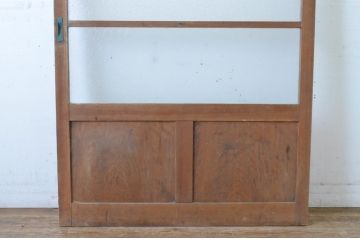 アンティーク建具　経年によって増した味わいが魅力的な横桟ガラス戸1枚(引き戸)(R-065487)