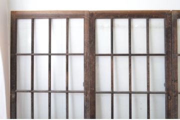 アンティーク建具　経年による風合いが味わい深い、背の高いガラス戸4枚セット(玄関戸、引き戸、格子戸、マス目)(R-065490)