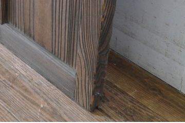 アンティーク建具　経年を感じさせる木味が魅力のガラス戸1枚(引き戸)(R-065497)