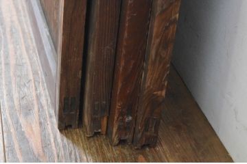 アンティーク建具　経年の趣ある木味が魅力のガラス戸4枚セット(引き戸)(R-065499)