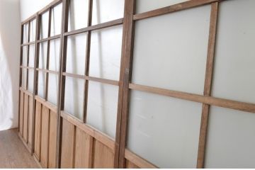 アンティーク建具　経年の趣ある木味が魅力のガラス戸4枚セット(引き戸)(R-065504)