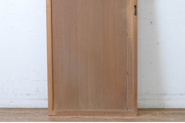 アンティーク建具　上手物!!　美しい柾目　鍵付き横桟板戸1枚(舞良戸、帯戸、引き戸)(R-065509)