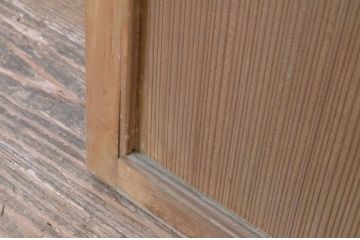 アンティーク建具　上手物!!　美しい柾目　鍵付き横桟板戸1枚(舞良戸、帯戸、引き戸)(R-065509)