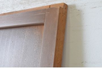 アンティーク建具　上手物!!　美しい柾目　鍵付き横桟板戸1枚(舞良戸、帯戸、引き戸)(R-065509)